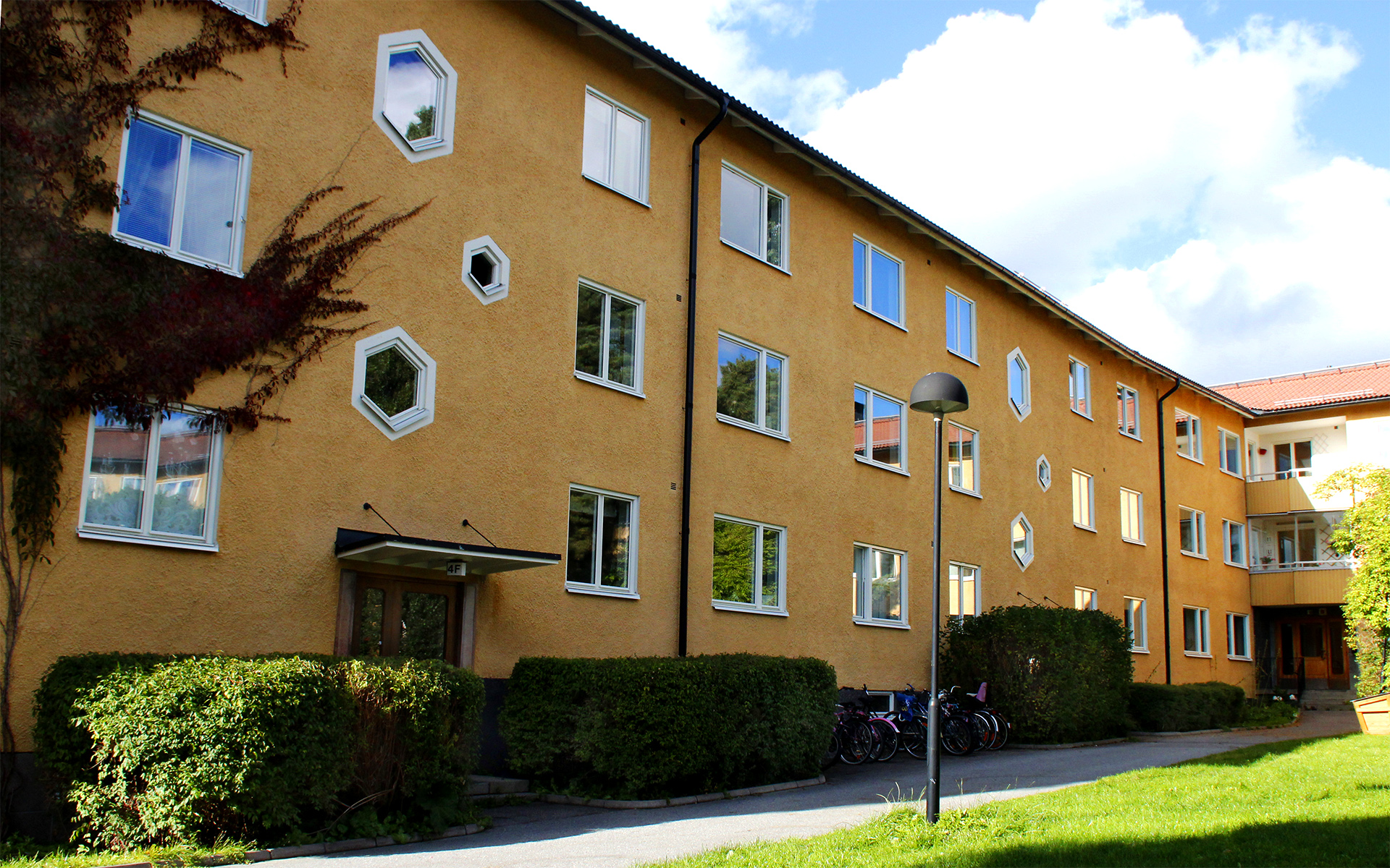 Fasad och entré