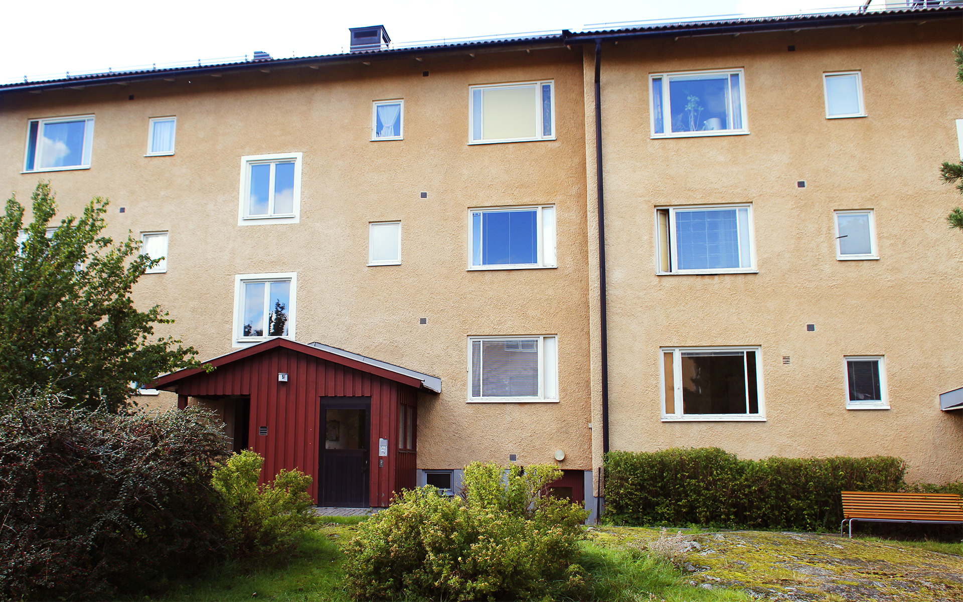 Fasad och entré