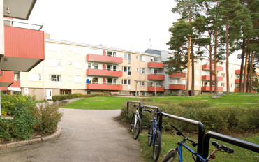 Gångväg och fasad