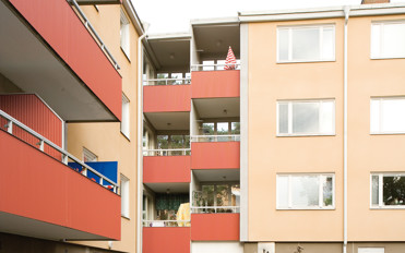 Fasad med balkonger