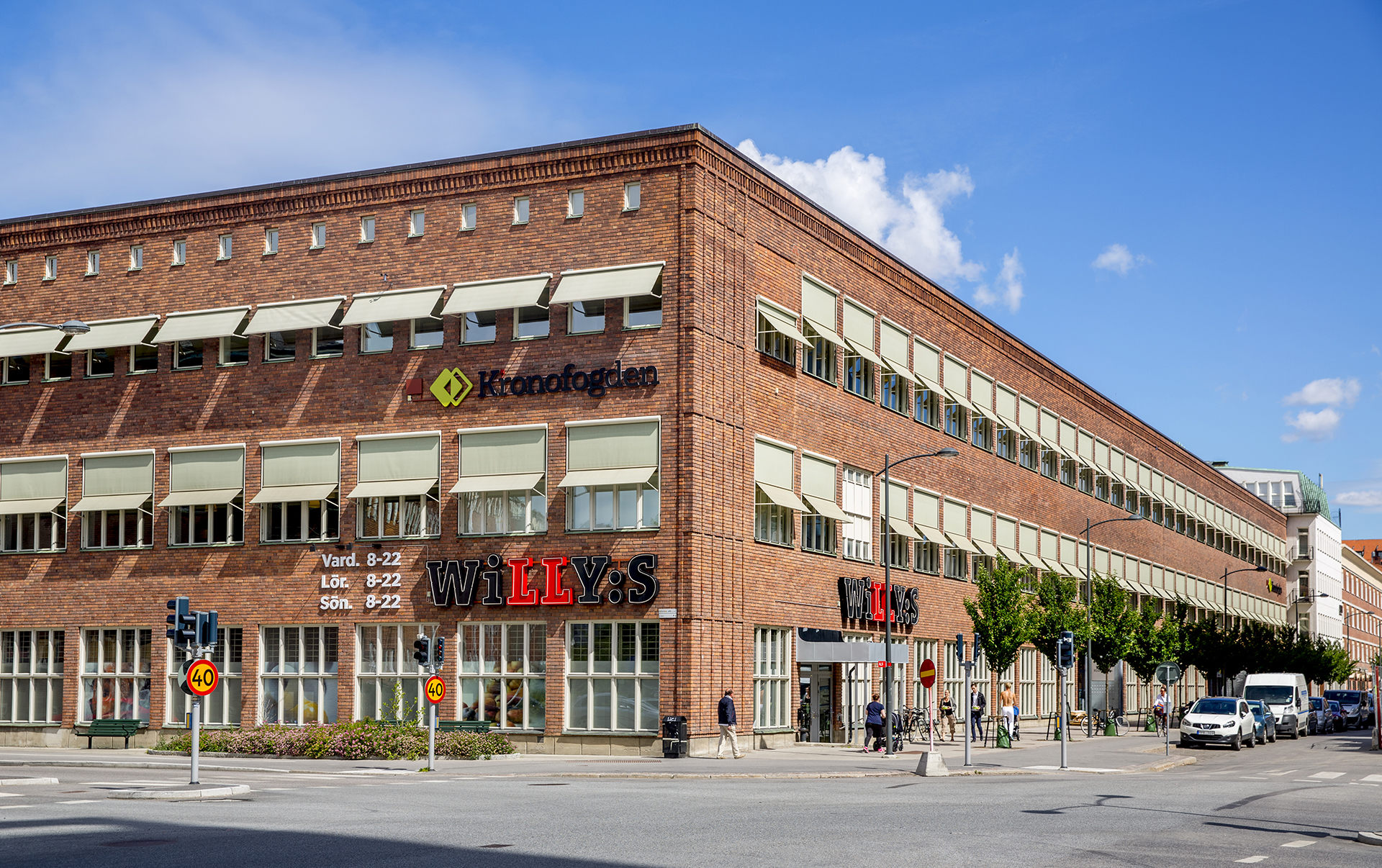 Fasad från hörnet Esplanaden