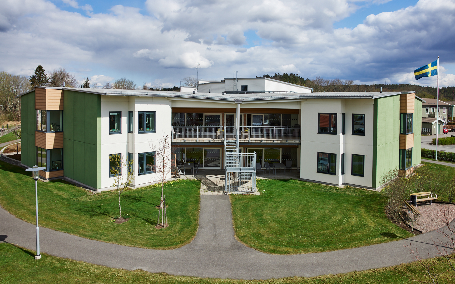 Fasad och gård