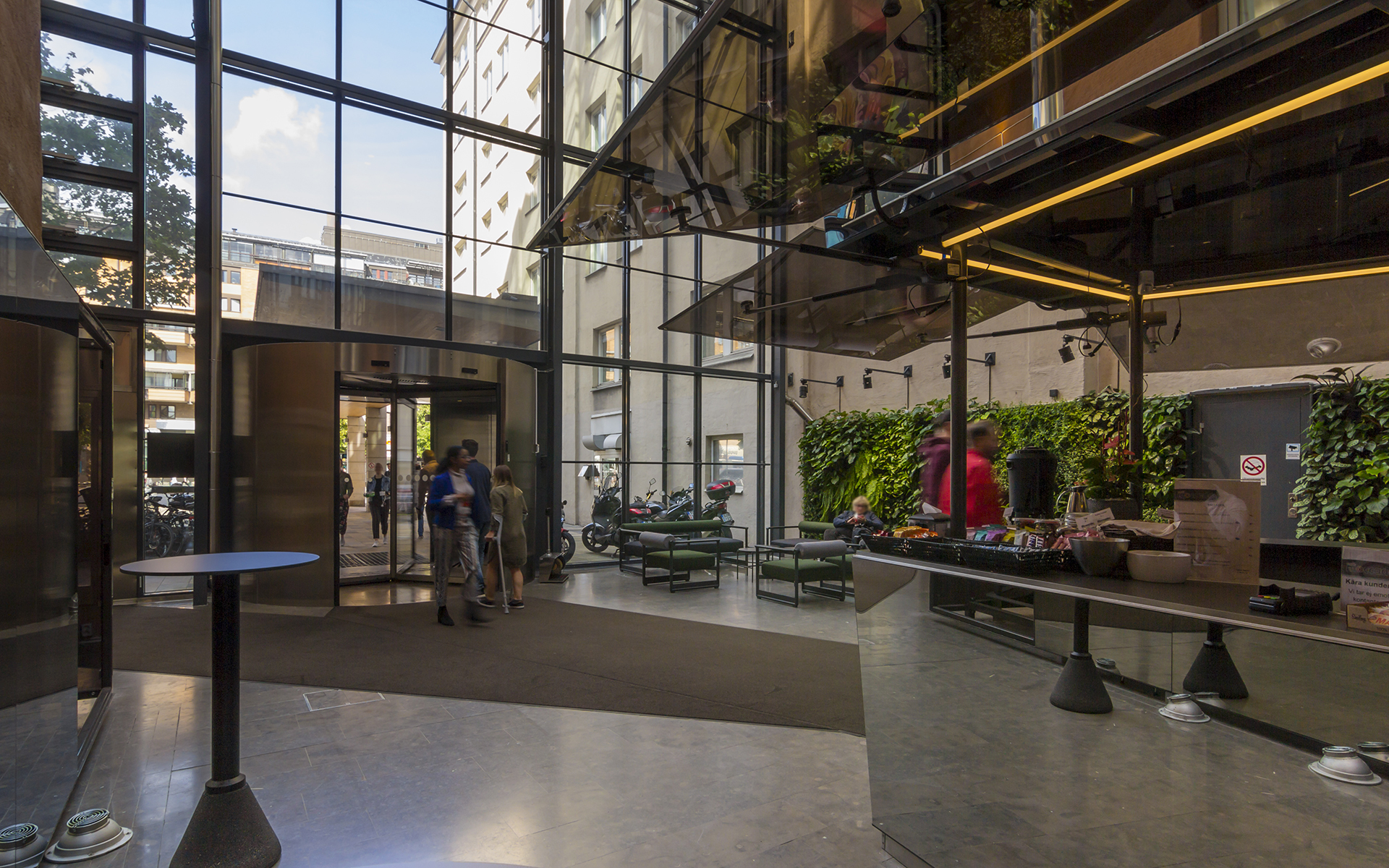 Reception, café