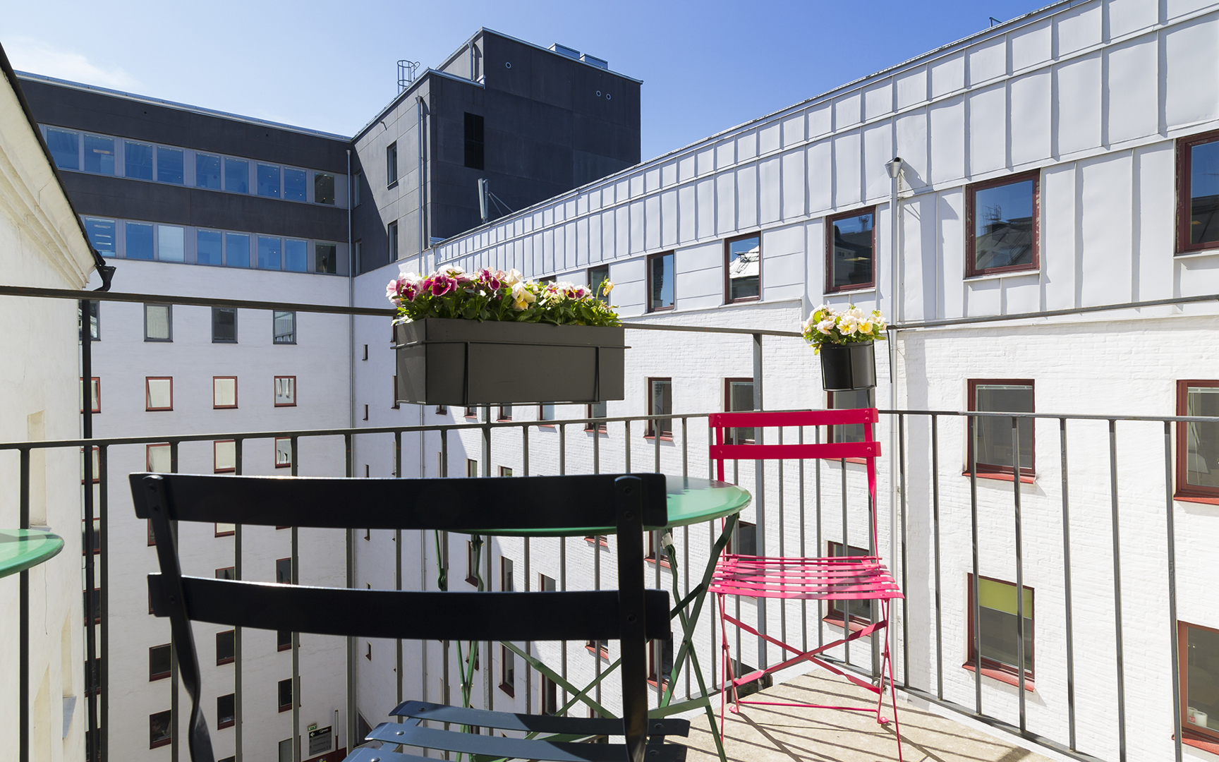 Balkong mot innergård