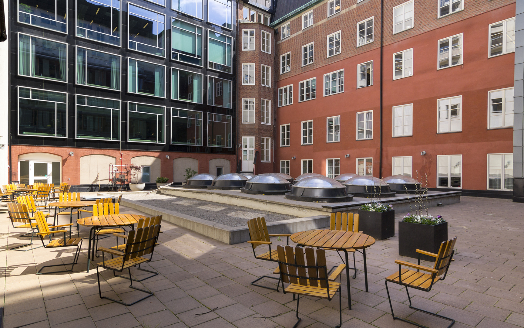 Innergård med boulebana