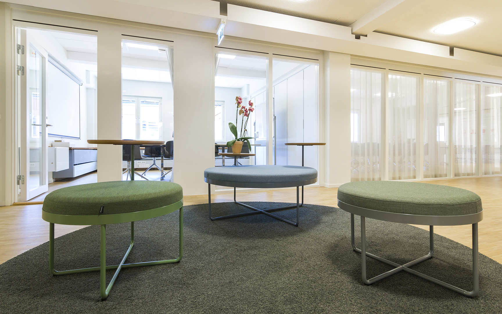 Loungeyta utanför externa mötesrum