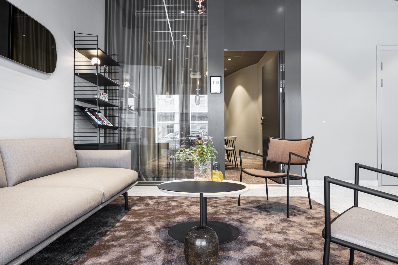 Entré, lounge och externt konferensrum