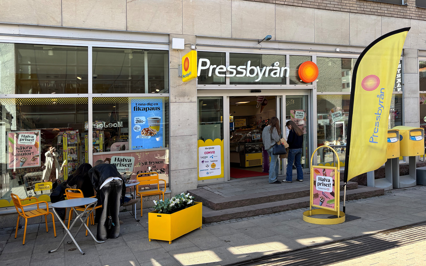 Entrén till lokalen på St Persgatan