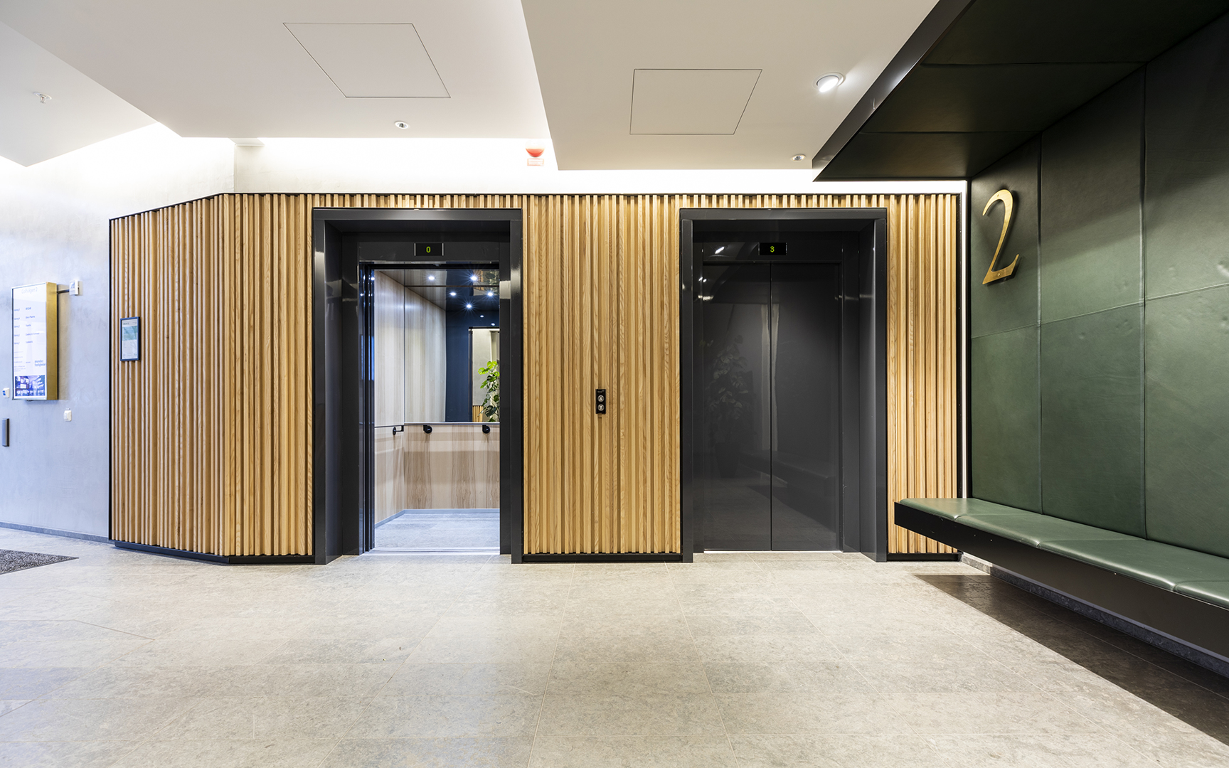 Södra kontorshuset, hissar