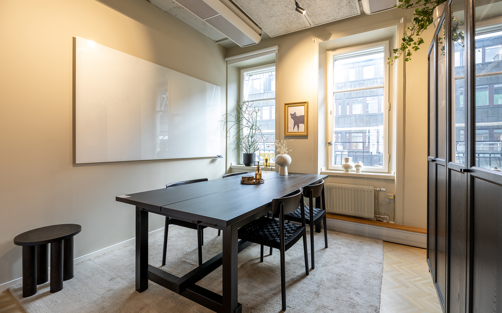 Mötesrum (bild från liknande lokal)